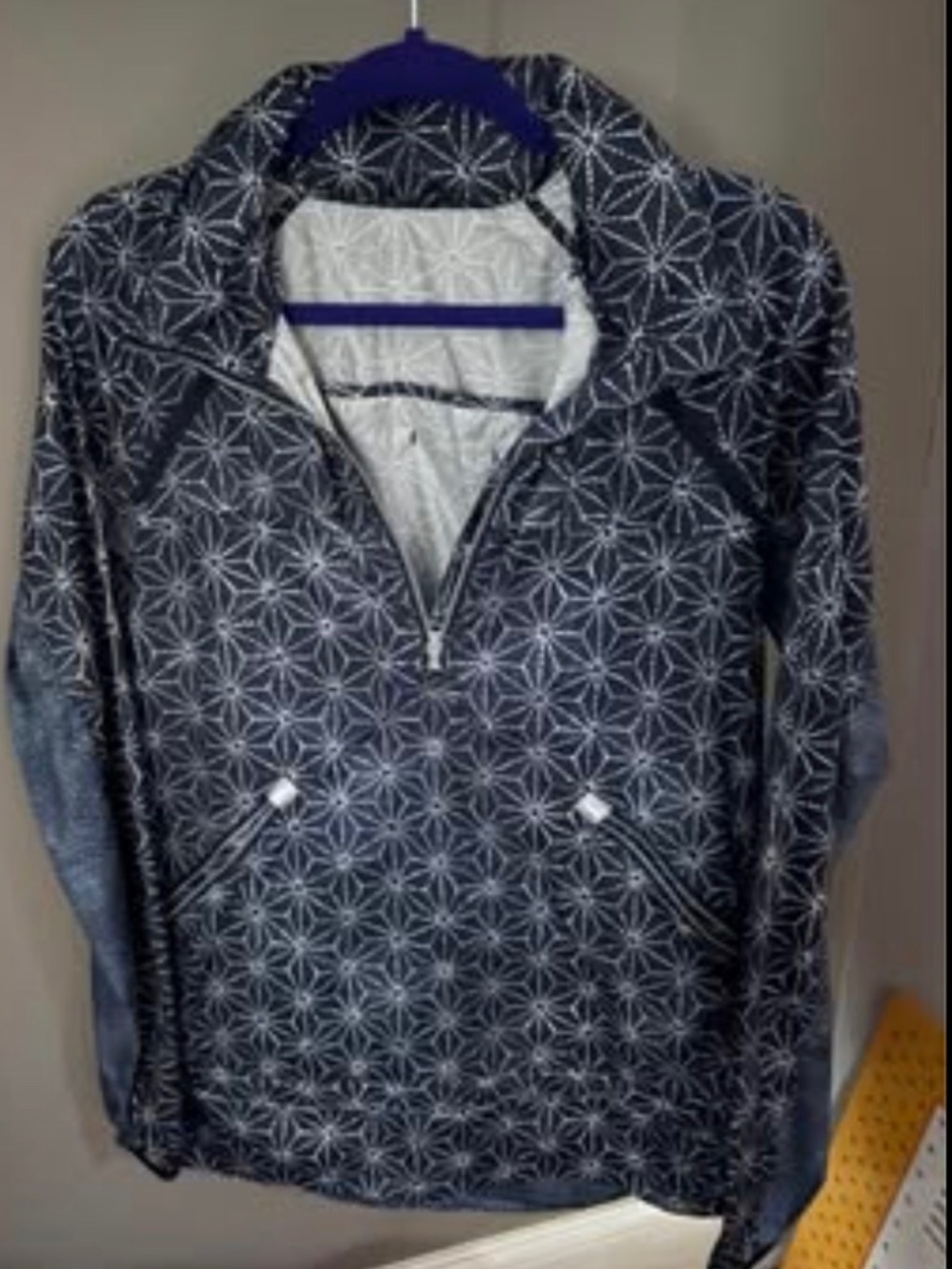 Lululemon Size 10 Women’s Rain Jacket